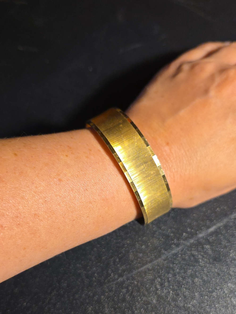 Gold Tone Faceted Bangle Bracelet Vintage 80s